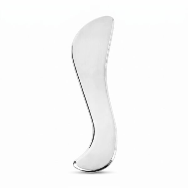 La Lame Courbe en acier inoxydable, vue de face sur fond blanc